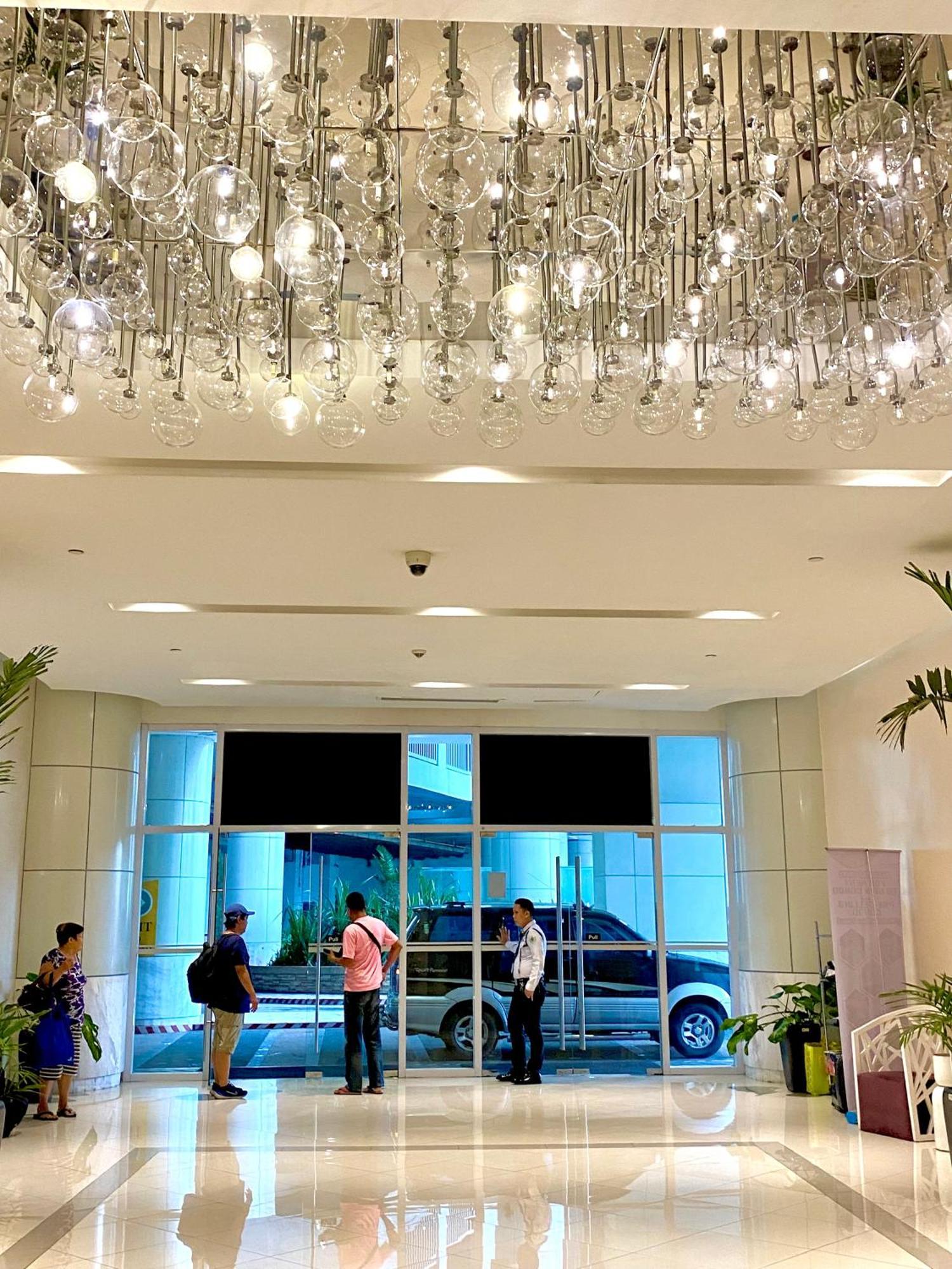 Frost At Manhattan Heights Towerb Manila Exterior photo